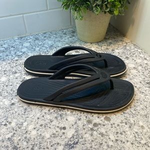 Crocs flip flop sandals womens black size 7